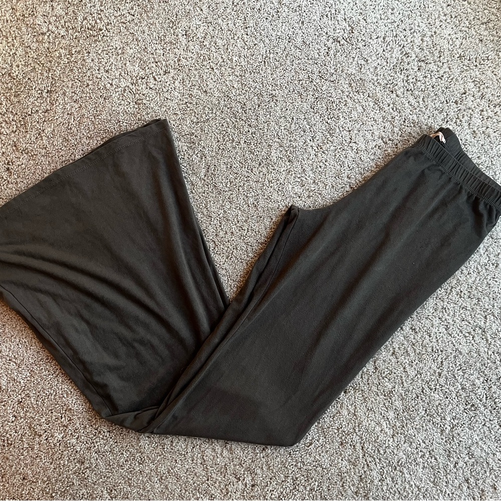 Green Velvet-feel Bell Bottom Pants